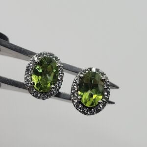 Kay Jewelers Peridot White Sapphire Halo Stud Earrings 925 Silver NWOT